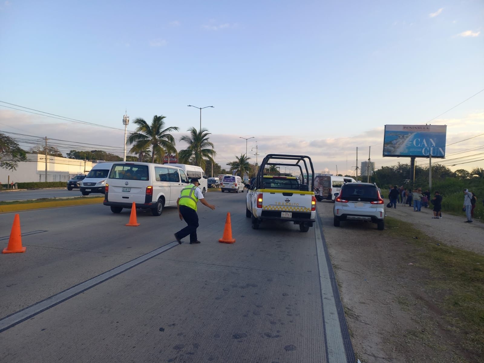 Paramédicos atendieron a los pasajeros lesionados Paramédicos atendieron a los pasajeros lesionados