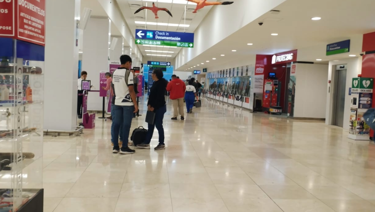 Por la tarde lo harán otras diez a la metrópoli y cuatro a Miami, Querétaro, Guadalajara y Monterrey Por la tarde lo harán otras diez a la metrópoli y cuatro a Miami, Querétaro, Guadalajara y Monterrey