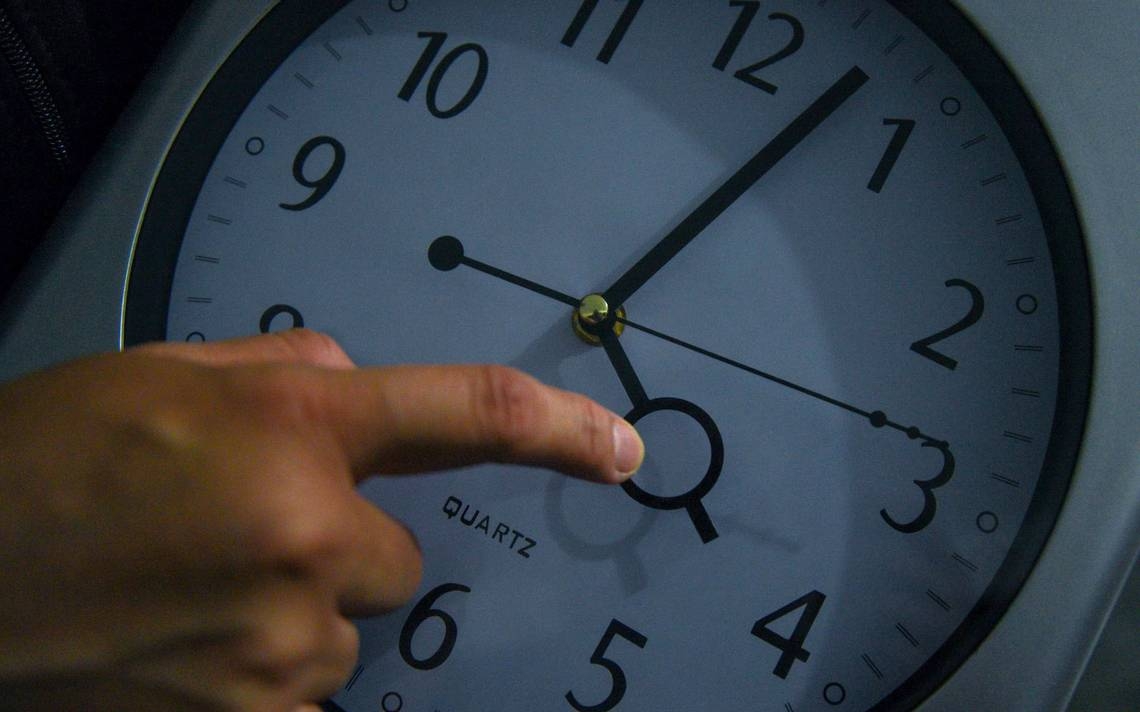 Conoce cuándo será el cambio de horario de invierno 2024 y quiénes deberán realizarlo.