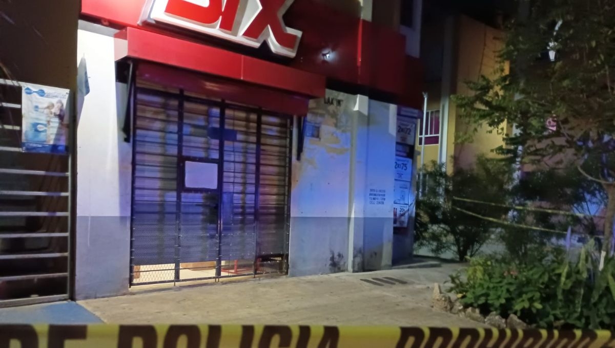 Los oficiales acordonaron el área en Cancún