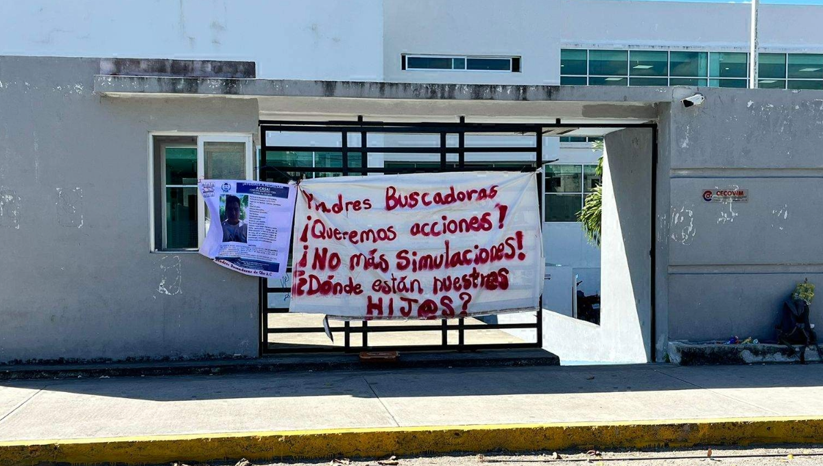 Las oficinas laboran con normalidad debido que las activistas no impiden la entrada de trabajadores y ciudadanos, pero no permiten la circulación sobre la Nichupté.
Las oficinas laboran con normalidad debido que las activistas no impiden la entrada de trabajadores y ciudadanos, pero no permiten la circulación sobre la Nichupté.