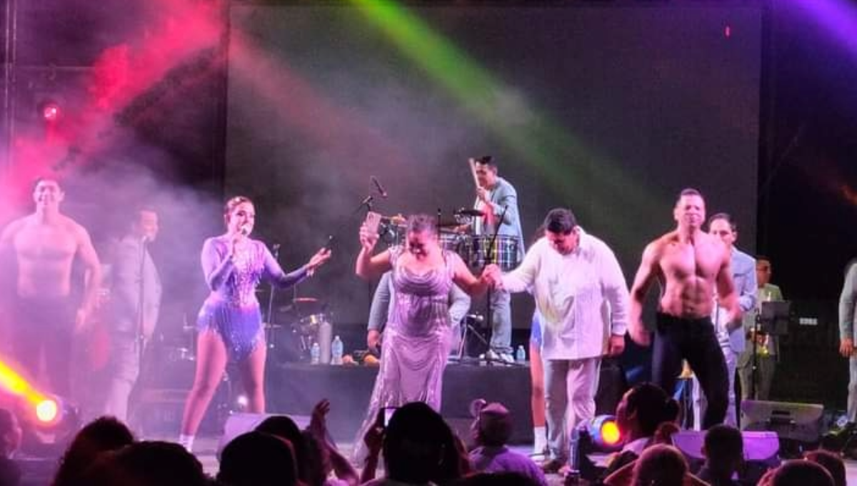 Bailes populares llamaron la atención de propios y extraños