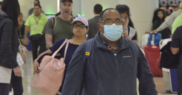 Por esta razón, los pasajeros optaron por utilizar el cubrebocas