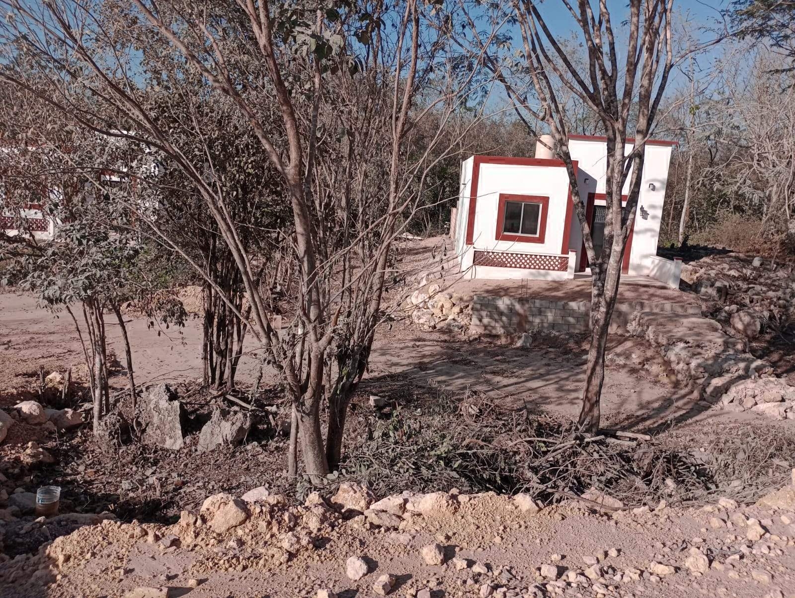 El afectado señalo que la instalación de agua potable y energía eléctrica sigue pendiente, aunque la vivienda está concluida