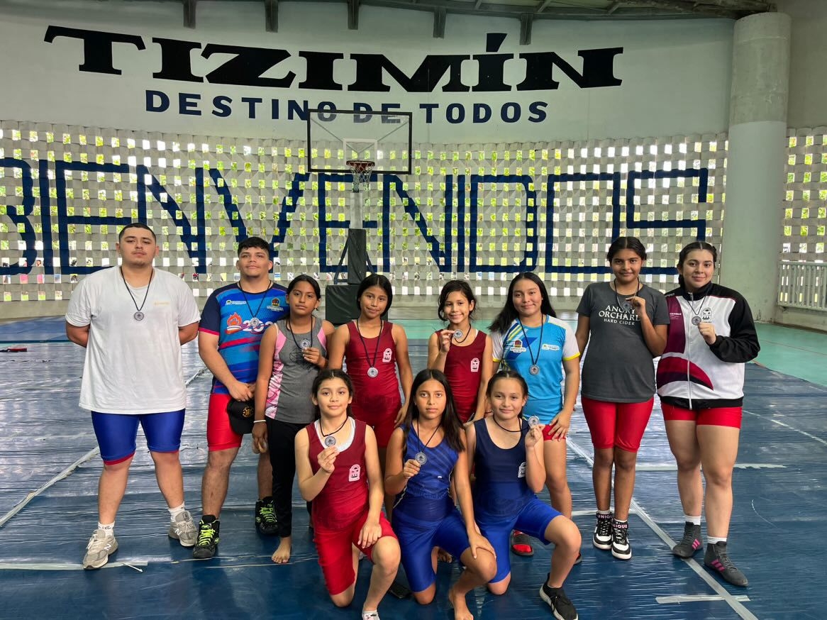 Selección de Luchas Asociadas de Quintana Roo subió al podium de triunfadores al adjudicarse 11 medallas durante el Torneo de Reyes 2024 Selección de Luchas Asociadas de Quintana Roo subió al podium de triunfadores al adjudicarse 11 medallas durante el Torneo de Reyes 2024