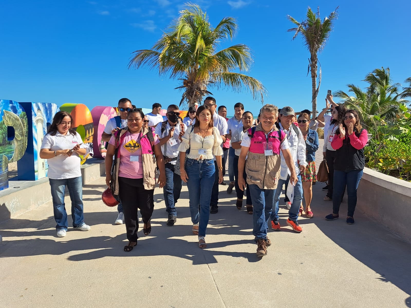 El INE dio el bandezaro de salida en el malecón de Progreso