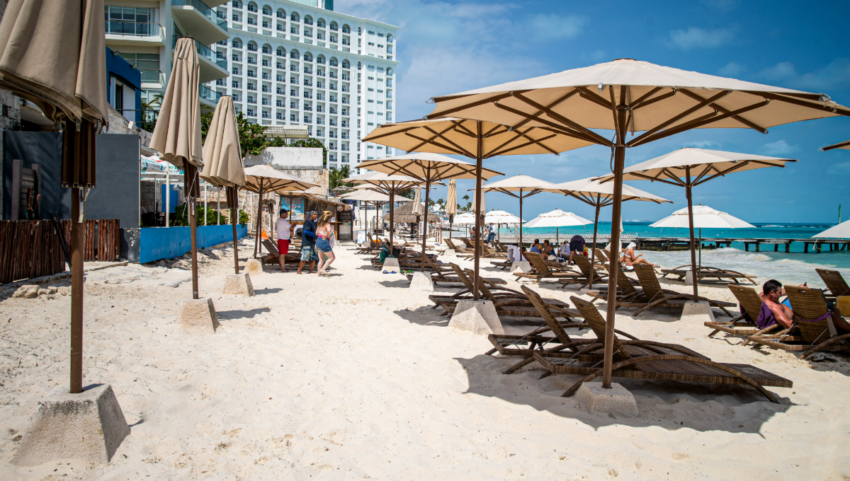 Playa Caracol en Cancún continúa con la privatización pese a la prohibición