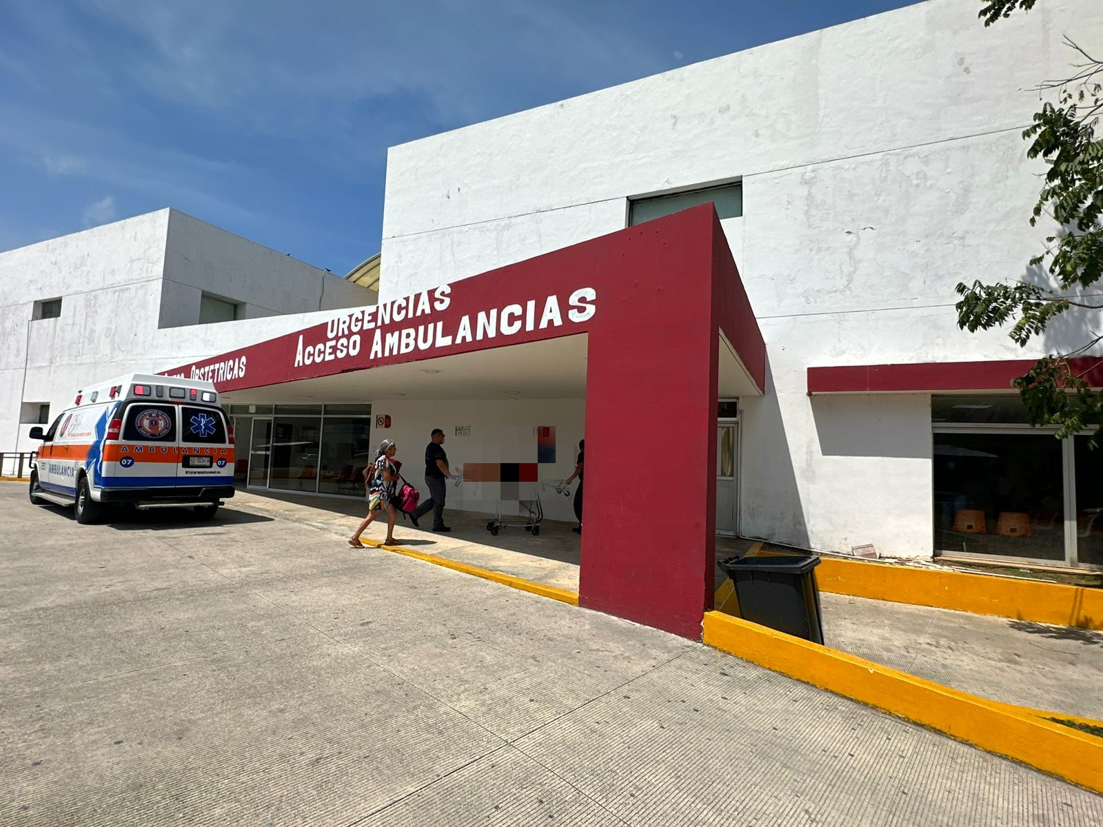 Esto ocurrió en un domicilio de la avenida 10 entre las calles 84 y 86, a donde los paramédicos de una empresa privada dieron los primeros auxilios