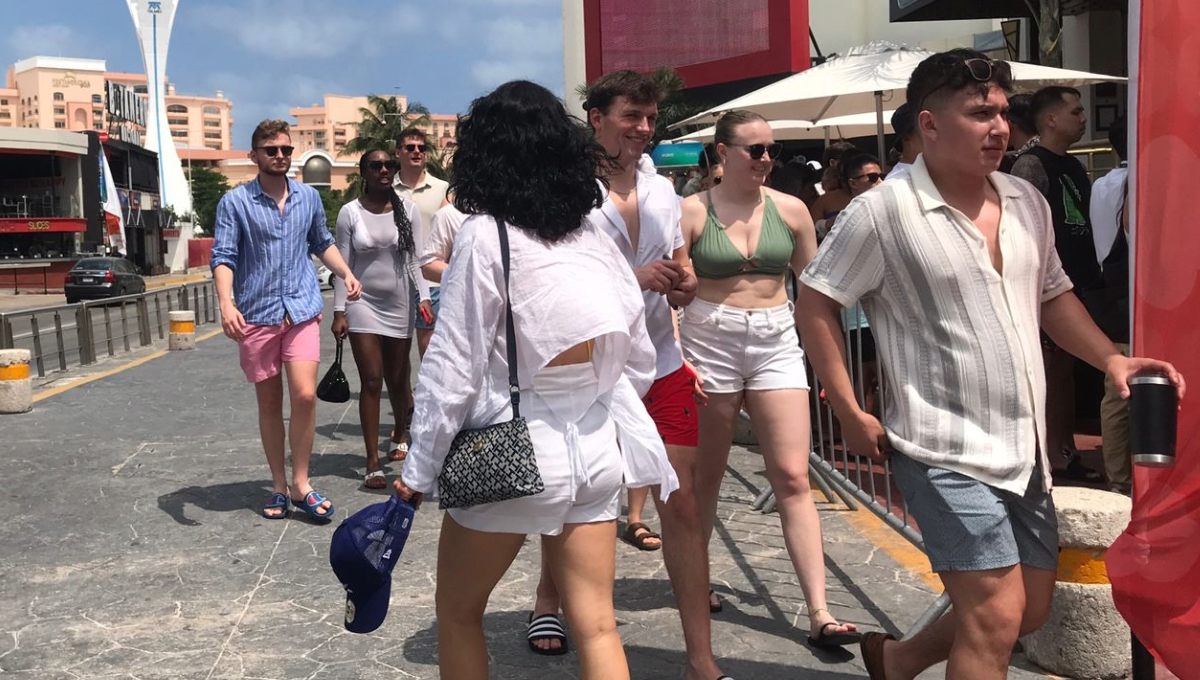 Estados Unidos alerta a springbreakers por estafas en paquetes a Cancún