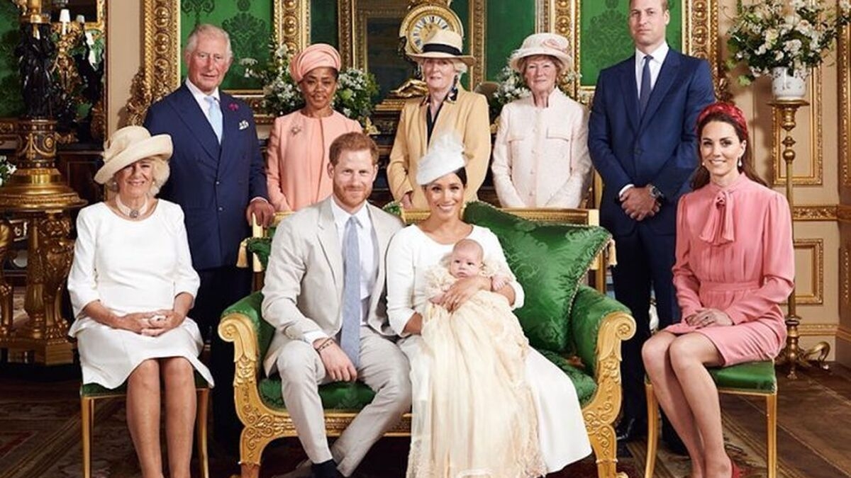 ¿Logo de BBC supondría luto de la familia real británica? ¿Logo de BBC supondría luto de la familia real británica?