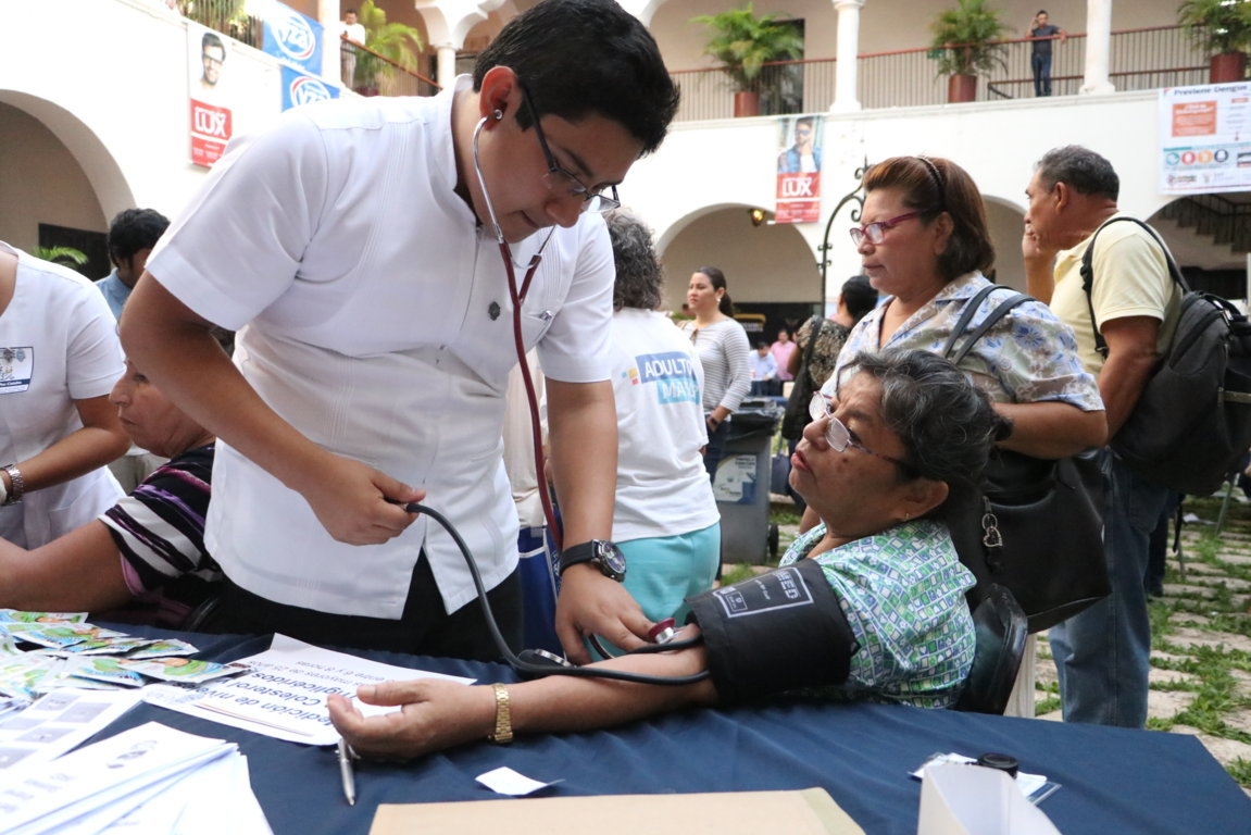 El rector Carlos Alberto Estrada Pinto desechó cualquier posibilidad de abrir lugares para admitir a más estudiantes para formarlos como médicos.