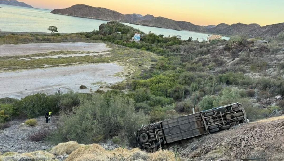 Así terminó el autobús en Baja California Sur Así terminó el autobús en Baja California Sur