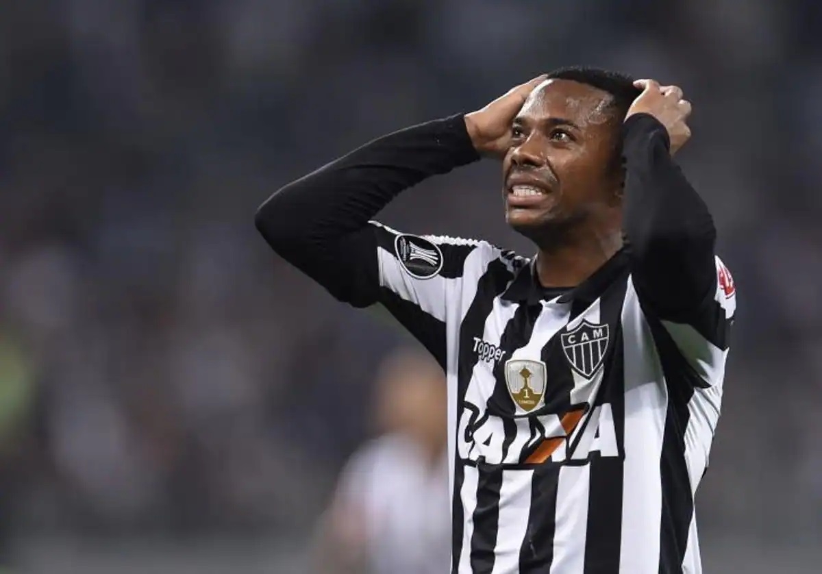 Detienen a Robinho, exfutbolista acusado de abuso sexual