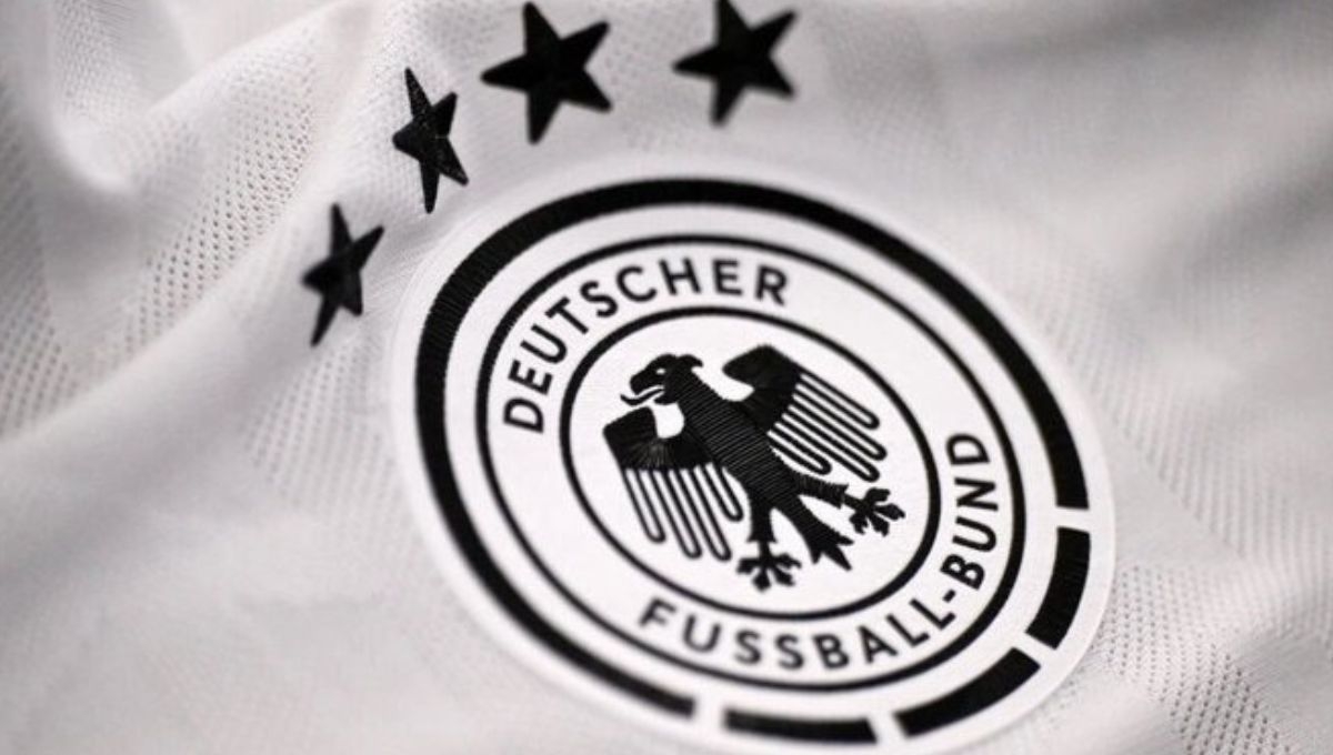 Luego de más de 70 años, la Federación Alemana de Fútbol se despide de Adidas y cambia de proveedor para que Nike sea quien vista a los equipos germanos, en una controvertida decisión en Alemania Luego de más de 70 años, la Federación Alemana de Fútbol se despide de Adidas y cambia de proveedor para que Nike sea quien vista a los equipos germanos, en una controvertida decisión en Alemania