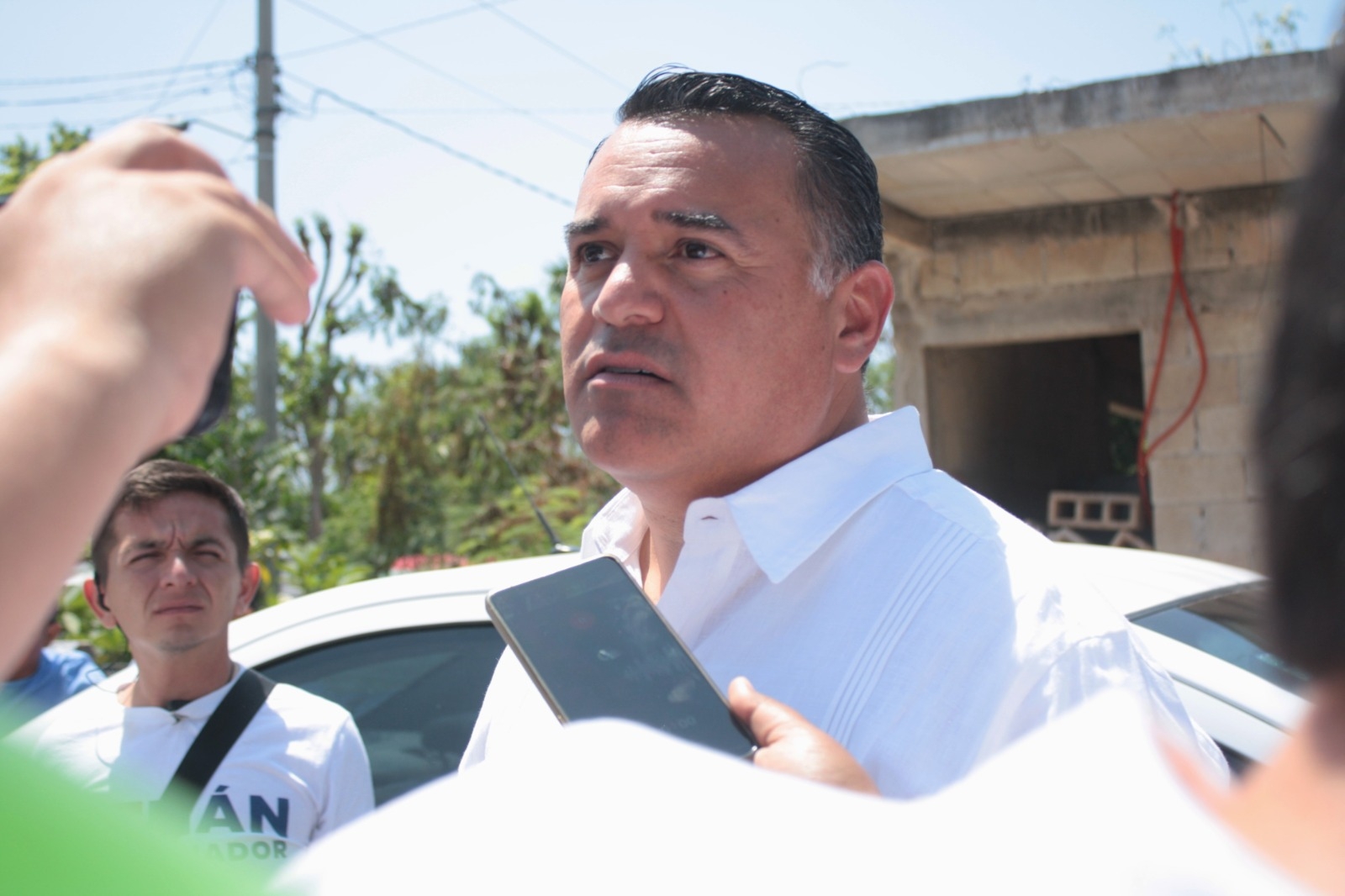 Renán Barrera solamente abordó su camioneta y se retiró del lugar
