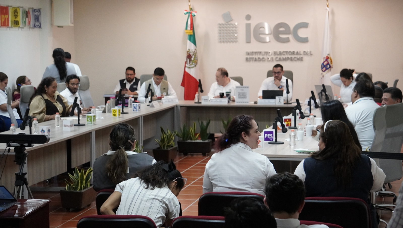 Los partidos políticos o coaliciones tienen del 25 de marzo al 1 de abril para el registro