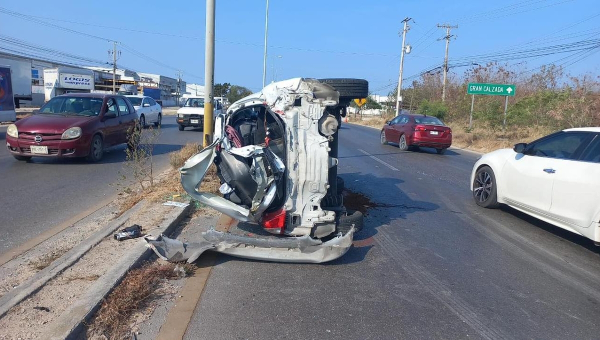 Por fortuna, la conductora resultó solamente con golpes
