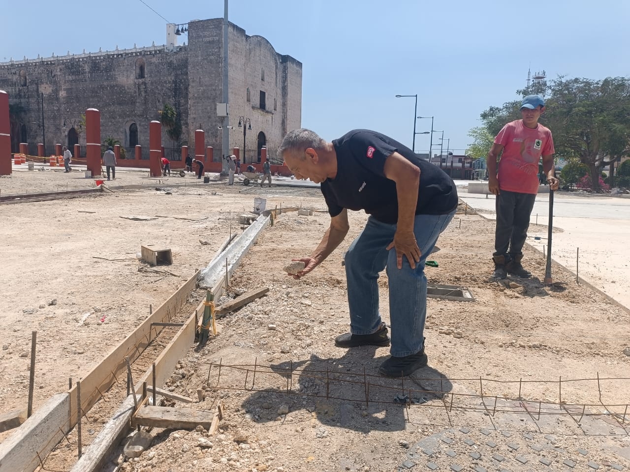 El historiador Luis Pérez Salazar revela que se han hallado estalactitas durante la remodelación del parque de Tizimín