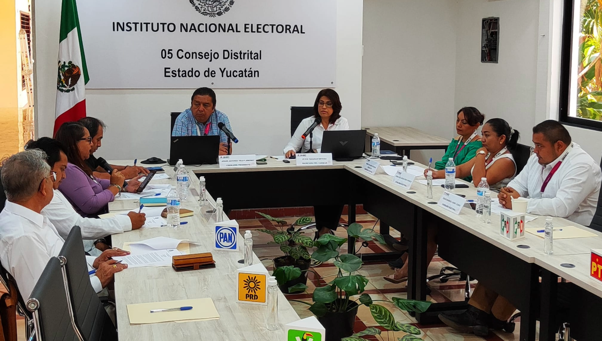 Se informó ante el Consejo General del INE para diputaciones federales por el principio de mayoría relativa por esta demarcación electoral.