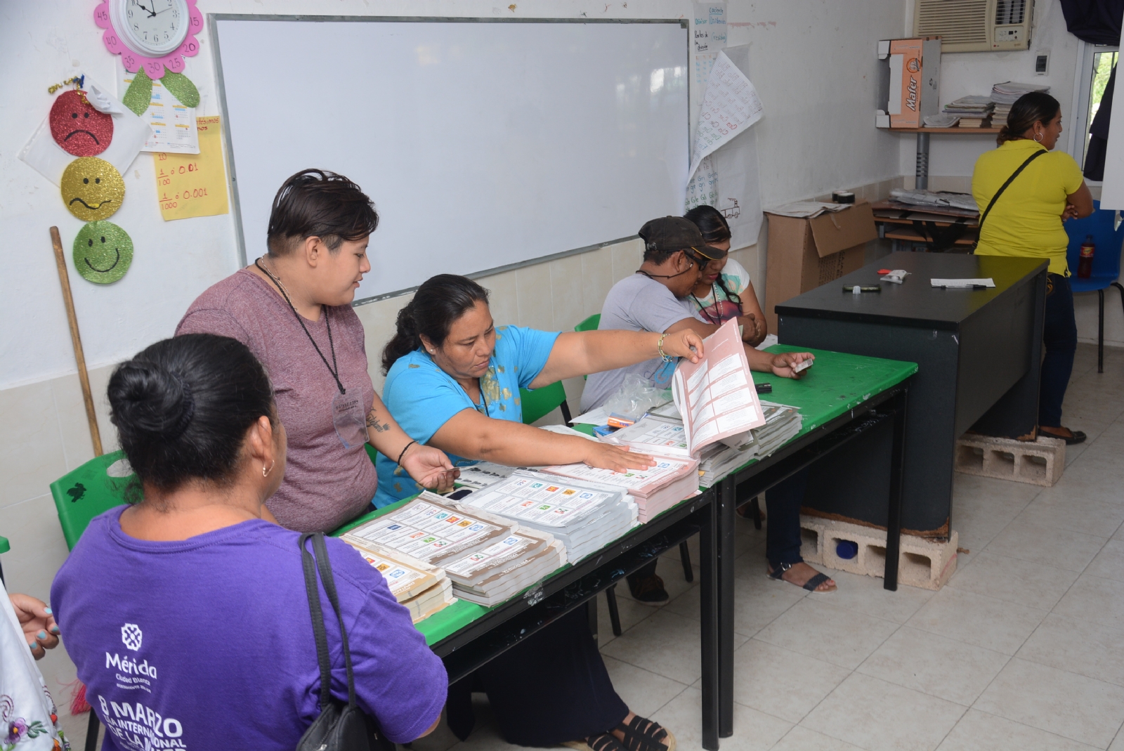 Más de 182 mil yucatecos le hacen el feo al INE para ser funcionarios de casilla