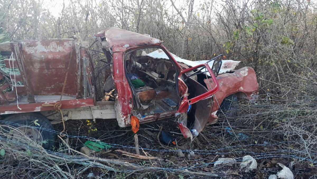Más tarde arribo la ambulancia de la Cruz Roja para llevarse los heridos al hospital comunitario del IMSS del Bienestar