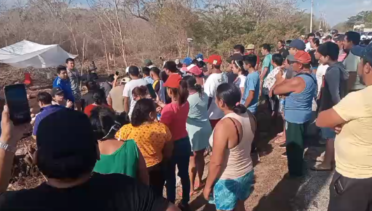 Policía Municipal se estacionó para observar lo que pasaba a lo lejos hasta que se hizo una llamada al 911 Policía Municipal se estacionó para observar lo que pasaba a lo lejos hasta que se hizo una llamada al 911