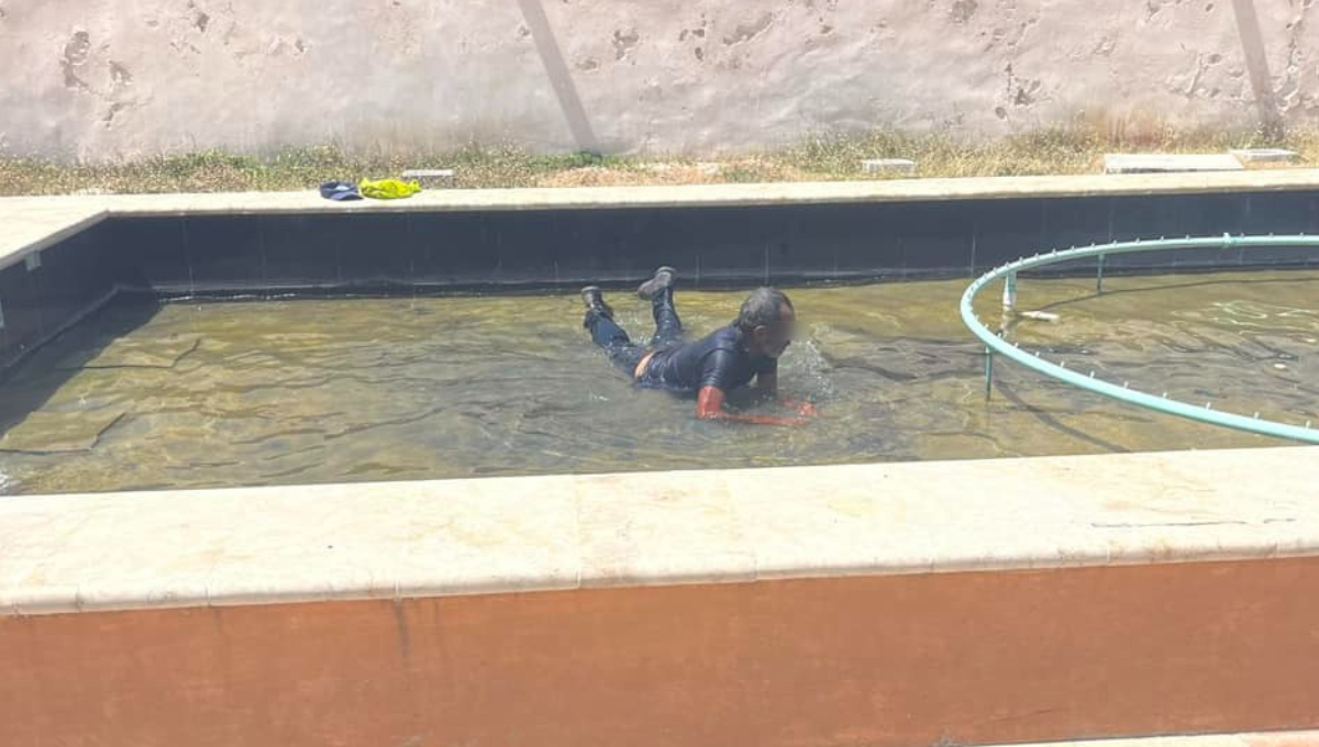 La usuaria captó al hombre mientras se “refrescaba”