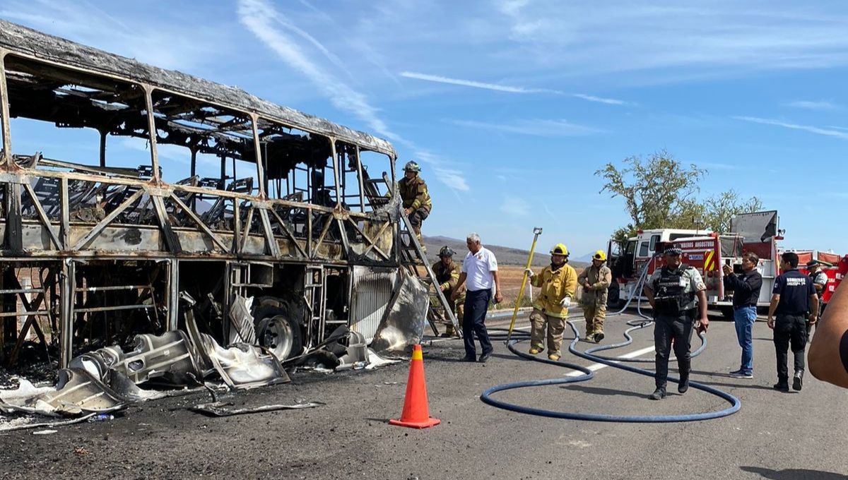 Así terminó el autobús en Sinaloa