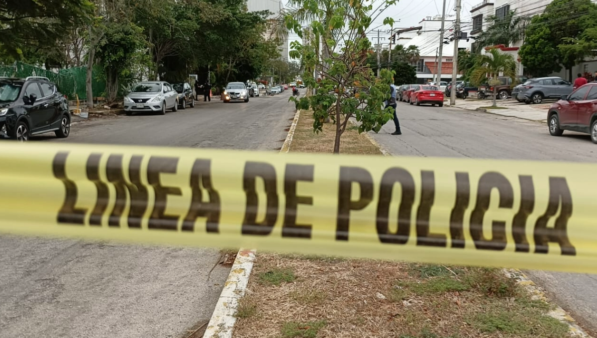 Balean a conductor en plena avenida Acanceh en Cancún