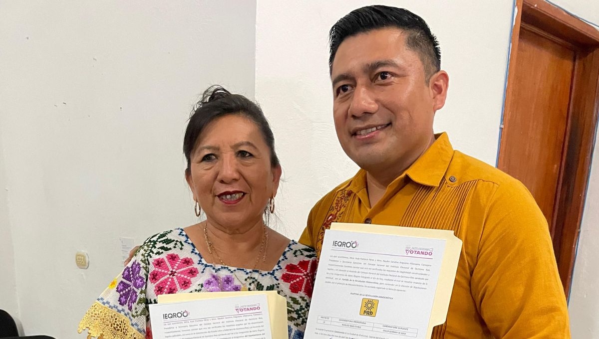 Ambos aspirantes pertenecen al Partido de la Revolución Democrática (PRD)