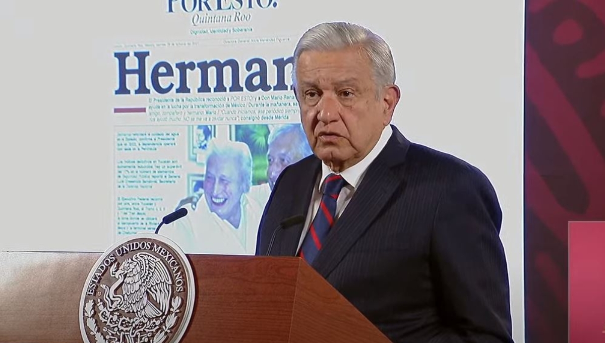 AMLO recordó la trayectoria de Don Mario Renato Menéndez durante la mañanera