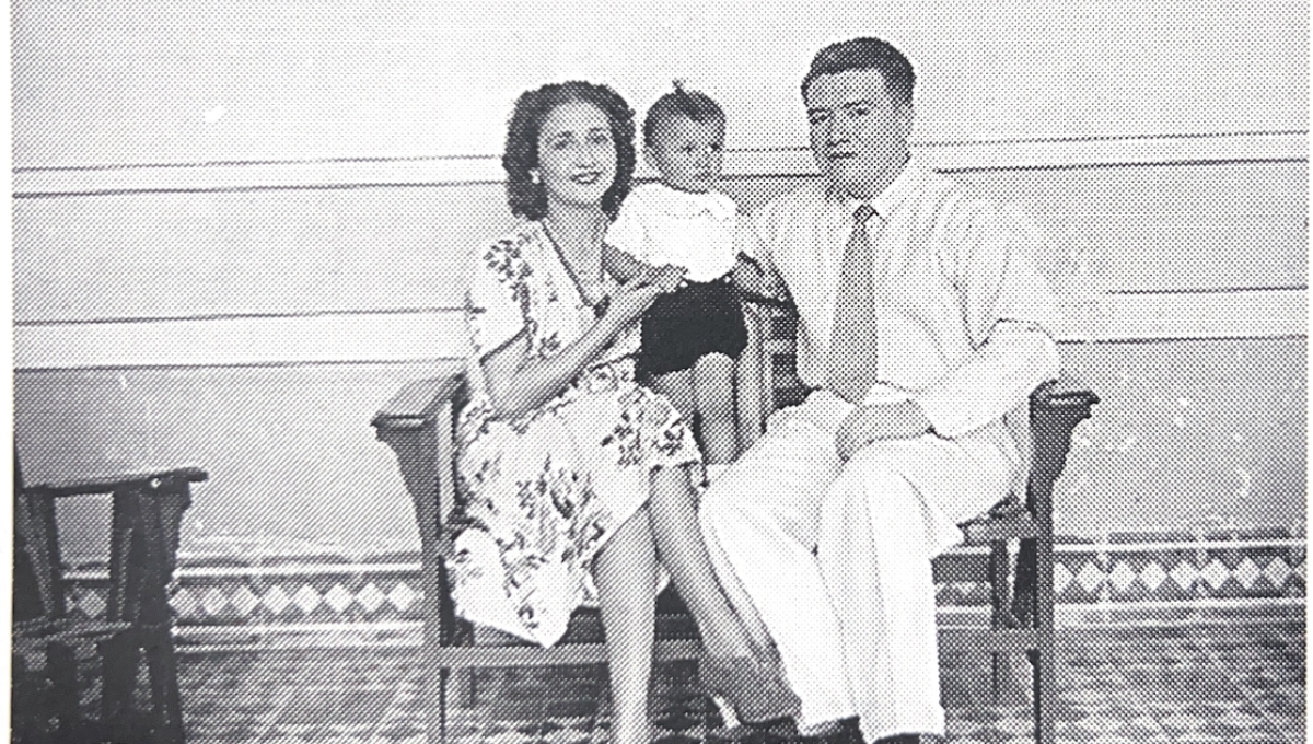 Los padres de Don Mario Renato Menéndez son parte fundamental en su carrera profesional Los padres de Don Mario Renato Menéndez son parte fundamental en su carrera profesional