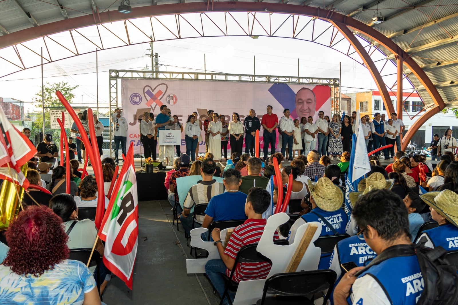 El aspirante del PRI a Alcalde de Cancún estuvo en la delegación Alfredo V. Bonfil