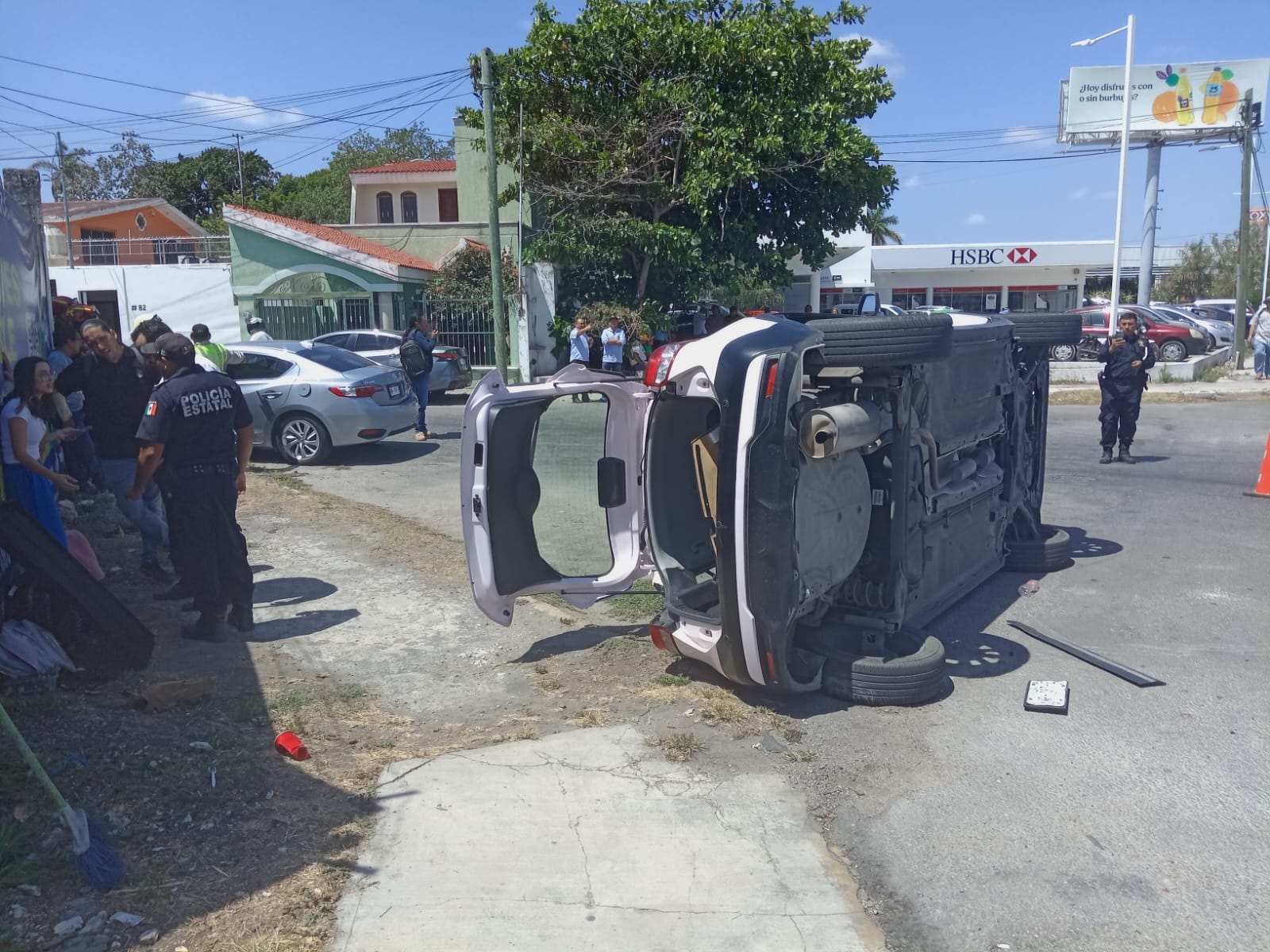 Ambos conductores involucrados en el choque en Mérida presentaron lesiones Ambos conductores involucrados en el choque en Mérida presentaron lesiones