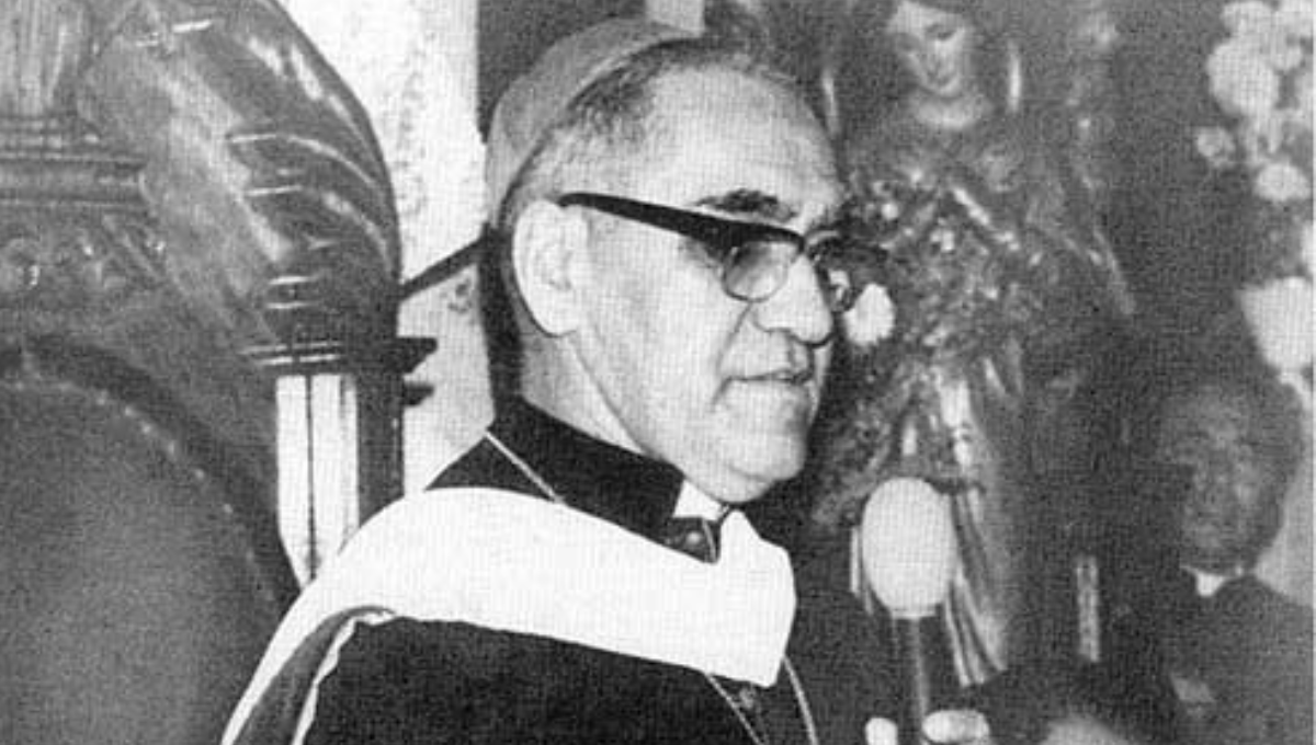 Monseñor fue asesinado de un disparo en el corazón cuando daba la comunión en la capilla del hospital para cancerosos