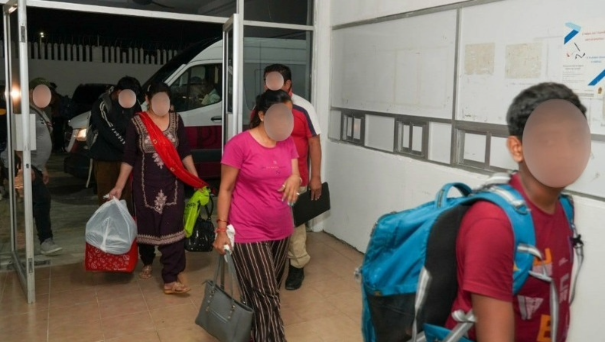 Cancún: Liberan a 75 indocumentados encerrados en un hostal de Punta Sam