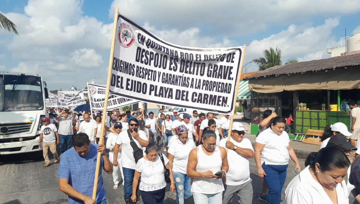 Los manifestantes se encaminan a la Fiscalía General del Estado