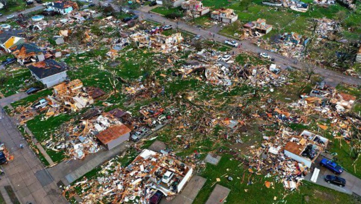 Oleadas de tornados arrasan los estados estadounidenses de Nebraska y Texas, se reportan al menos tres víctimas hasta el momento Oleadas de tornados arrasan los estados estadounidenses de Nebraska y Texas, se reportan al menos tres víctimas hasta el momento