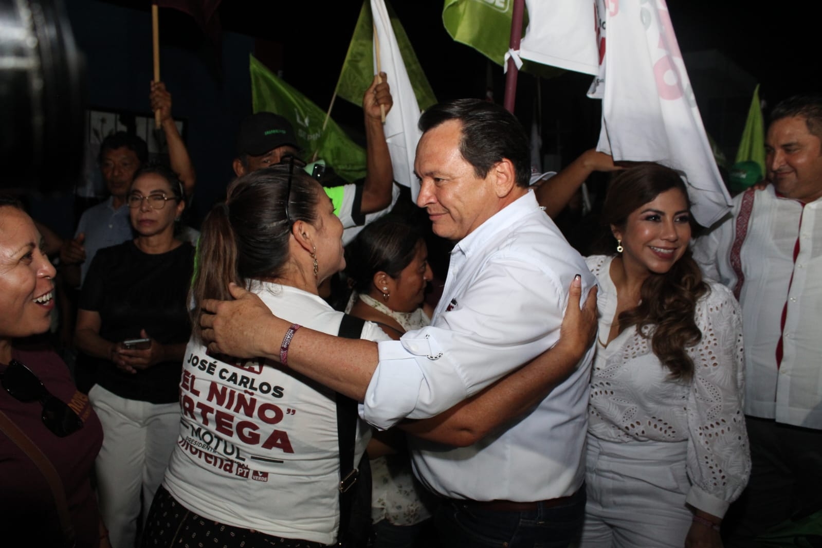 Candidato a la gubernatura de Yucatán, Joaquín Díaz Mena, visita Motul Candidato a la gubernatura de Yucatán, Joaquín Díaz Mena, visita Motul