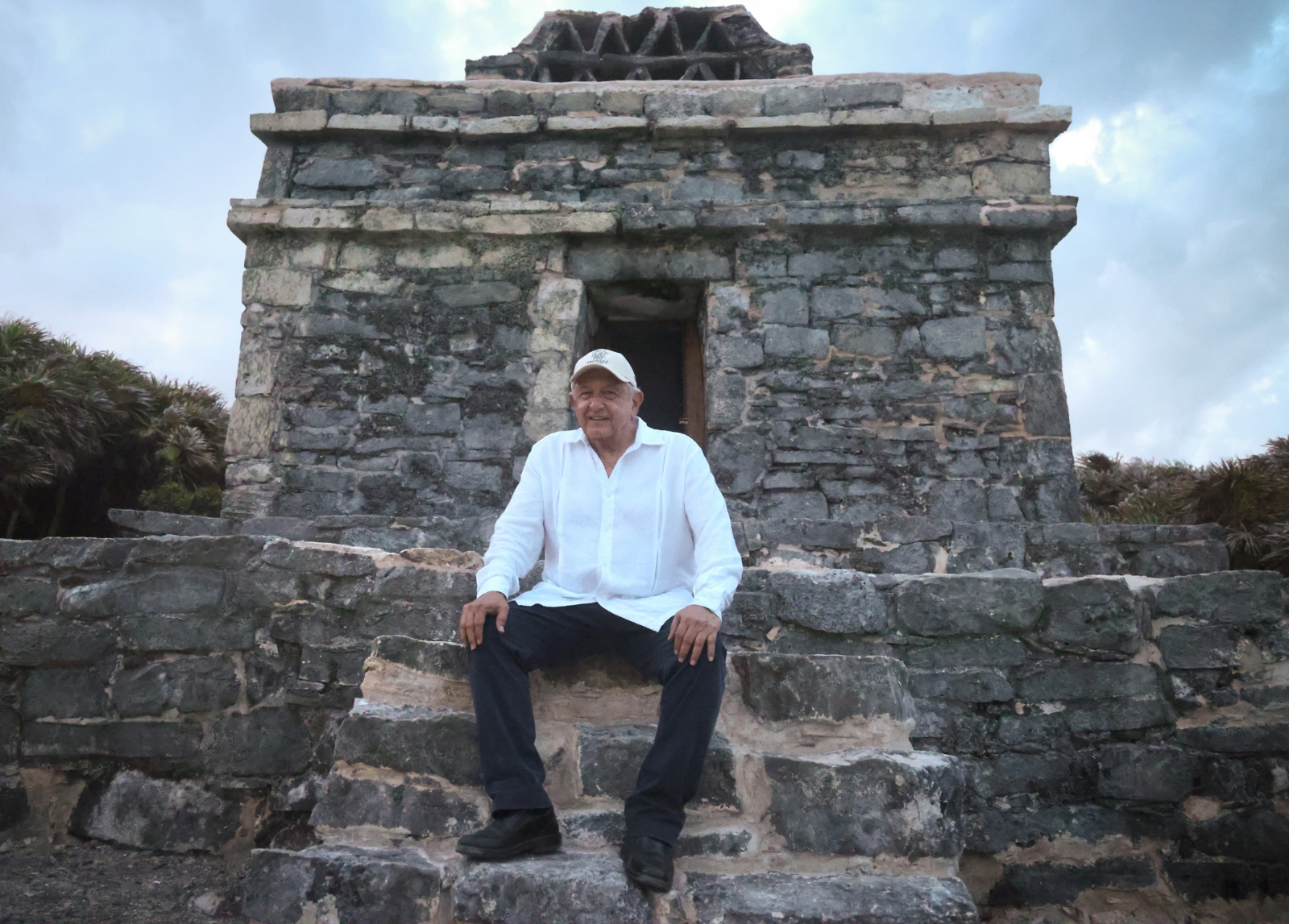 AMLO visita el Parque del Jaguar en Tulum