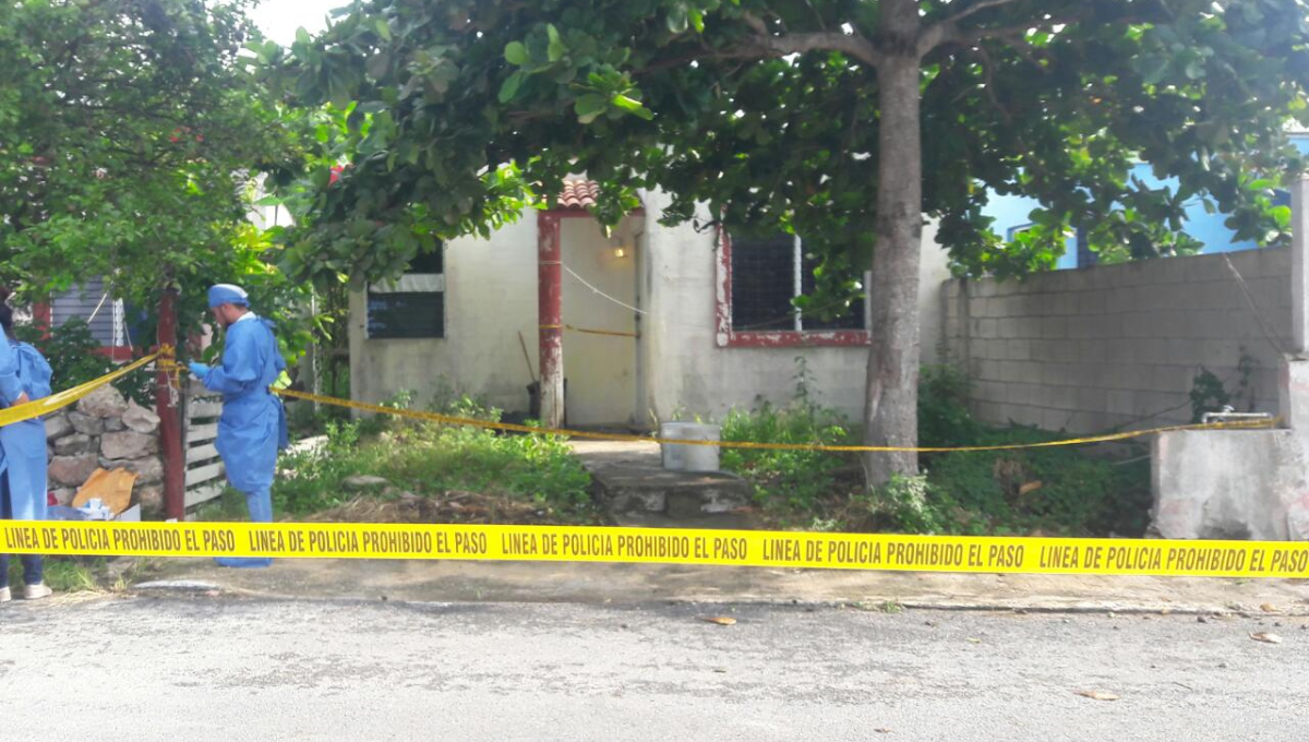 Colonos identificaron al presunto propietario de la casa donde ocurrió el hallazgo como Ernesto, a quien, al parecer, apresó la Policía
