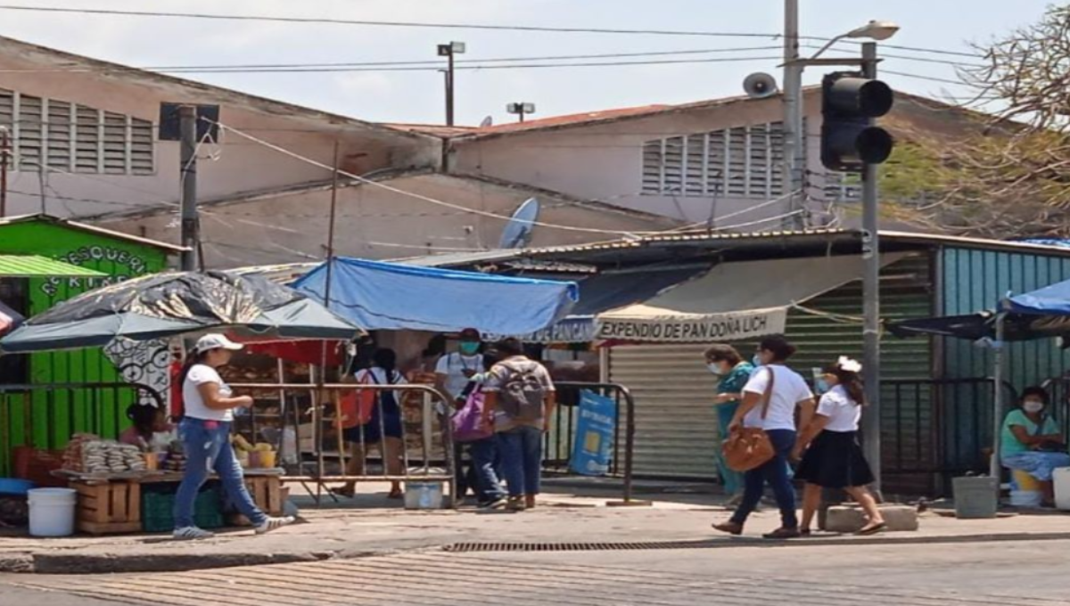 Mena Lara planteó que es necesario construir una nueva central de abasto