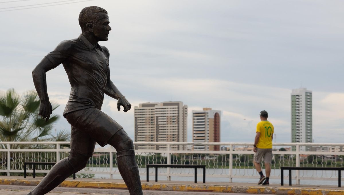 Así lucía la estatua de Dani Alves en Juazeiro Así lucía la estatua de Dani Alves en Juazeiro
