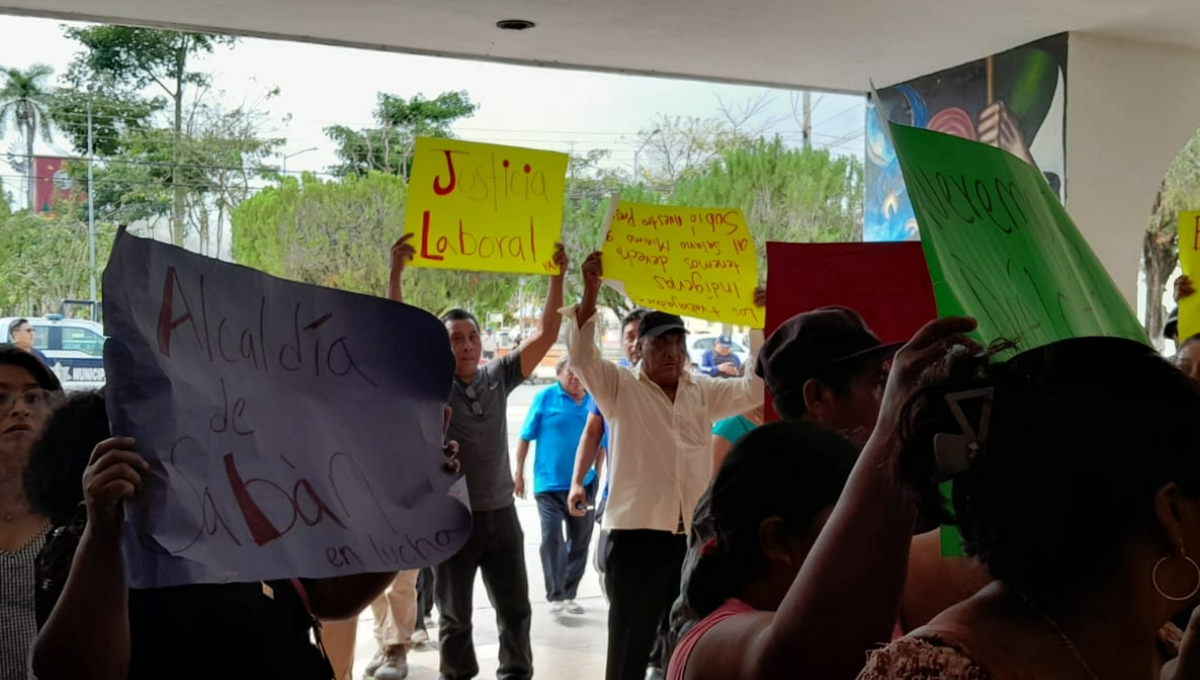 Exigen la paga de su aguinaldo