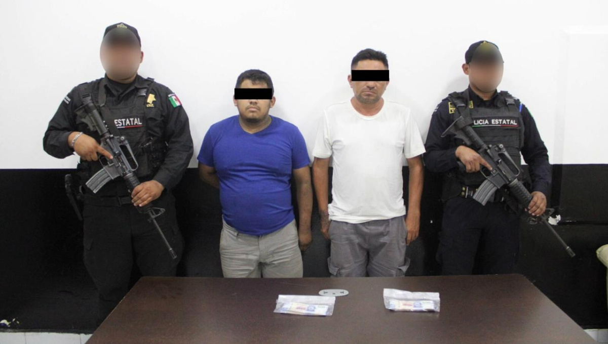 Dos, de los tres detenidos, viajaban con 48 hombres, 21 mujeres, dos menores masculinos y tres femeninas. 
