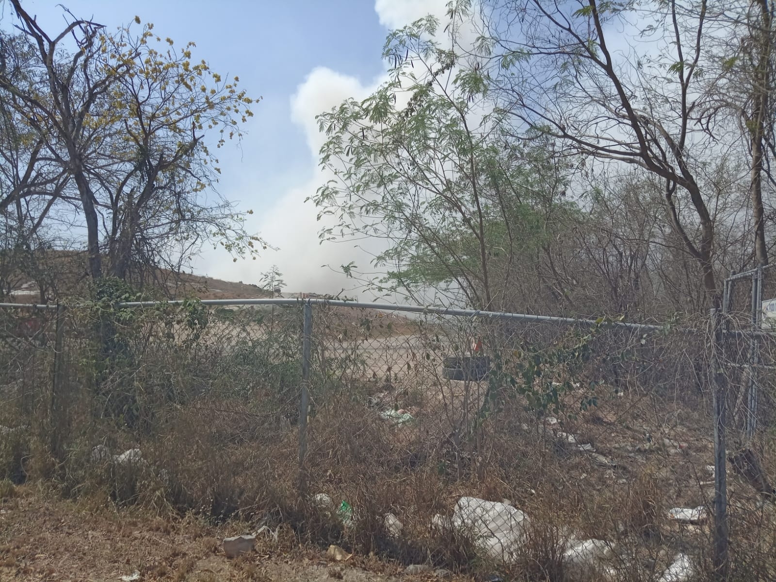 El sector Poniente del relleno sanitario de Mérida comenzó a incendiarse El sector Poniente del relleno sanitario de Mérida comenzó a incendiarse