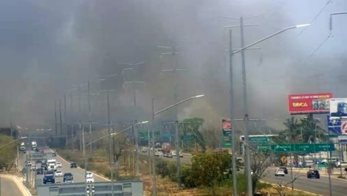 Bomberos de la SSP ya se encuentran en el incendio en la Mérida-Progreso Bomberos de la SSP ya se encuentran en el incendio en la Mérida-Progreso