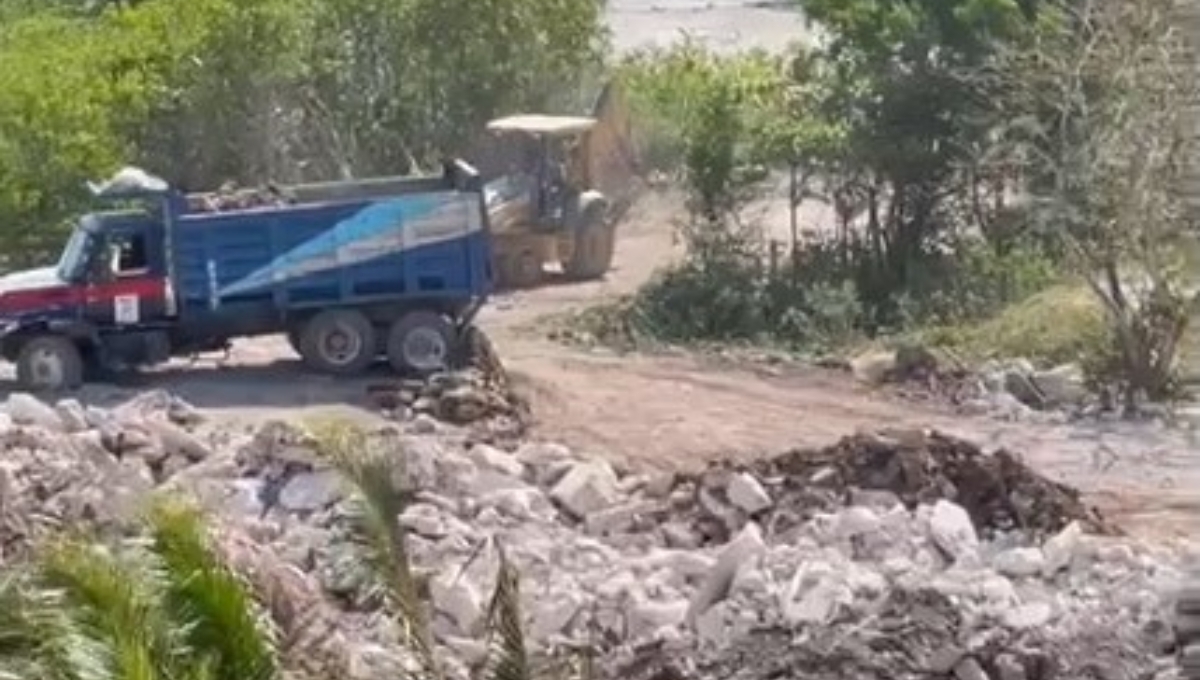 El Hotel Coco Bay fue denunciado por reanudar actividades con maquinaria pesada un área clausurada por la Profepa El Hotel Coco Bay fue denunciado por reanudar actividades con maquinaria pesada un área clausurada por la Profepa