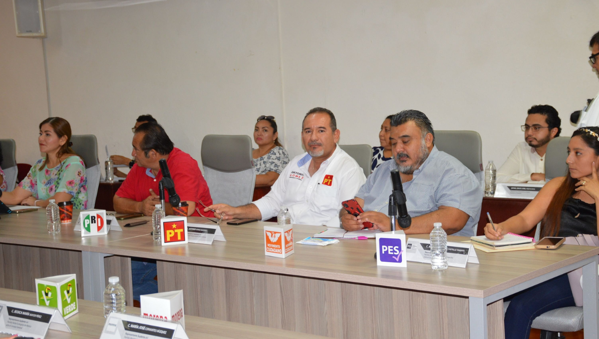 En Ayuntamientos, el partido blanquiazul los realizó en las comunas de Hecelchakán y Champotón
