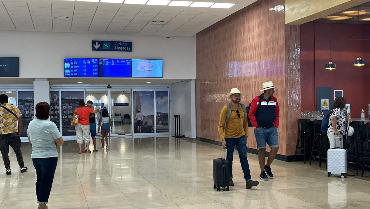 Inicia jornada de domingo con dos vuelos adelantados